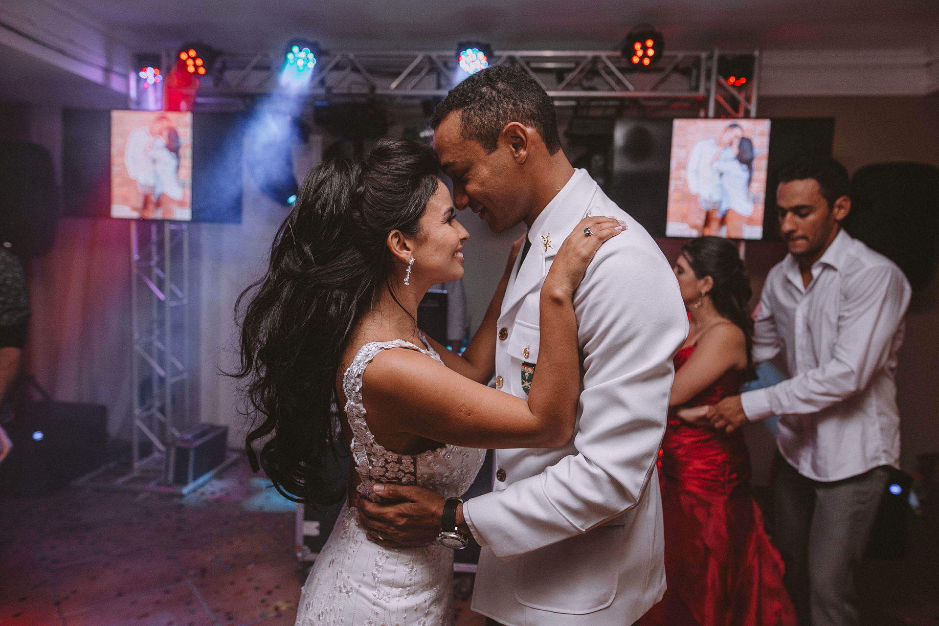 Foto CASAMENTO NA FAZENDA SOBRADINHO - PINHEIRAL: Matheus e Magna Foto CASAMENTO NA FAZENDA SOBRADINHO - PINHEIRAL: Matheus e Magna - Imagem 77